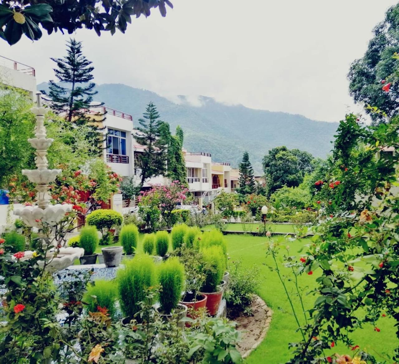 Ganga Vatika Boutique Hotel, Risikés Kültér fotó